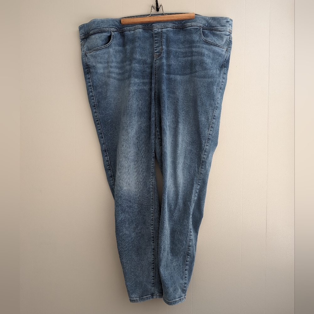 Torrid Skinny Lean Jeans - Picture 2 of 9